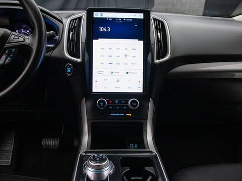 Used 2022 Ford Edge SE image 20