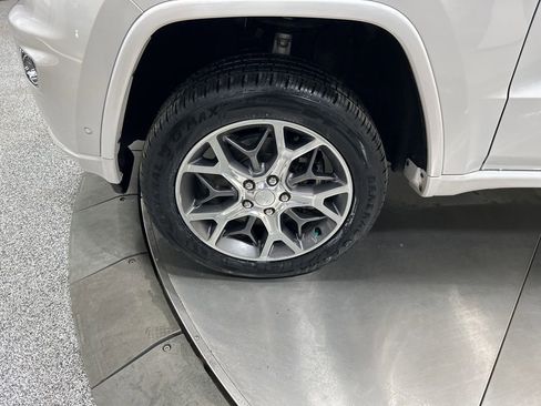 Used 2021 Jeep Grand Cherokee Overland image 34