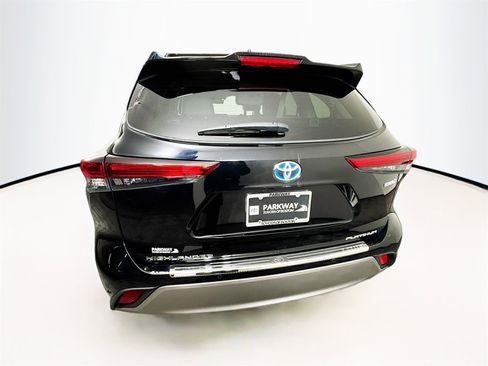 Used 2022 Toyota Highlander Platinum image 6