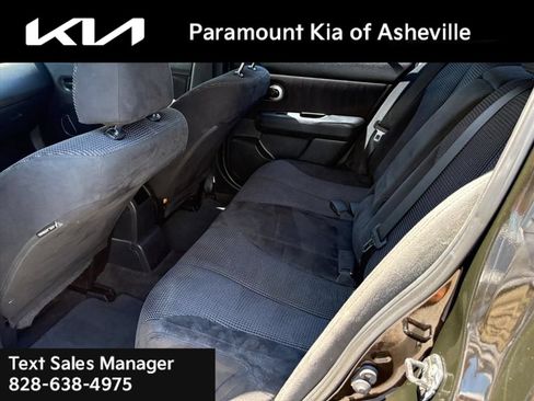 Used 2010 Nissan Versa Hatchback FWD image 17
