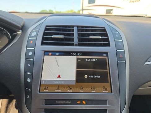 Used 2017 Lincoln MKZ Reserve FWD image 29