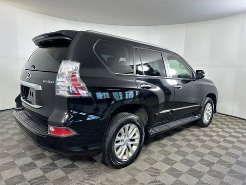 Used 2017 Lexus GX 460 Premium image 3