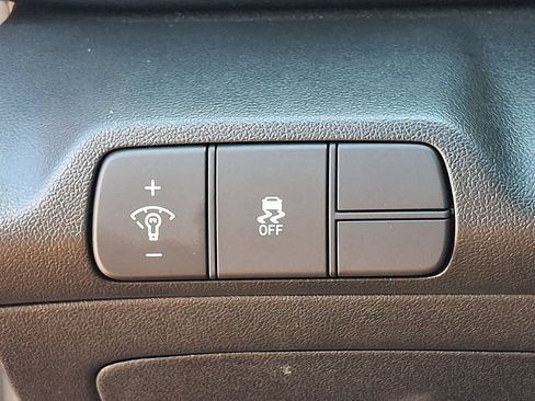 Used 2025 Hyundai Elantra Sport FWD image 28