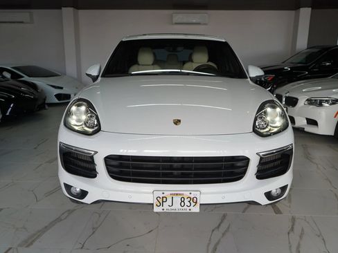 Used 2015 Porsche Cayenne S AWD/4WD image 2