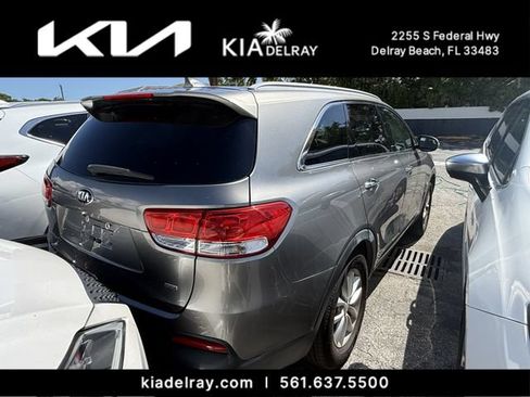 Used 2018 Kia Sorento AWD image 2
