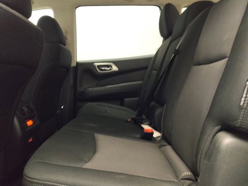 Used 2020 Nissan Pathfinder S FWD image 18
