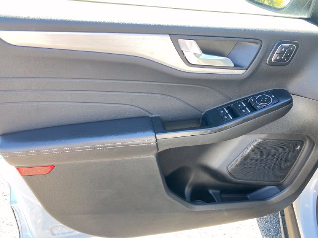 Used 2025 Ford Escape Platinum AWD/4WD image 17