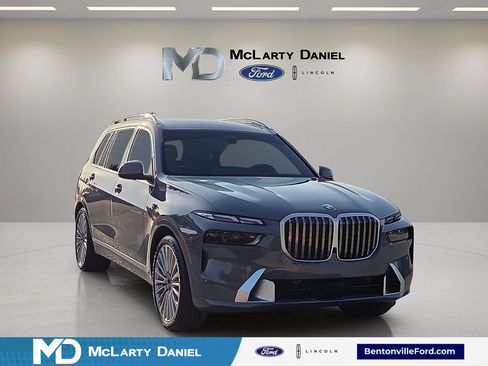 Used 2024 BMW X7 xDrive40i AWD/4WD image 1