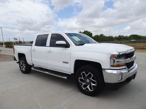 Used 2018 Chevrolet Silverado 1500 LT w/ Texas Edition RWD image 3
