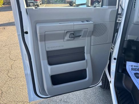 Used 2019 Ford E-350 and Econoline 350 Super Duty w/ Power Windows & Locks Group RWD image 14