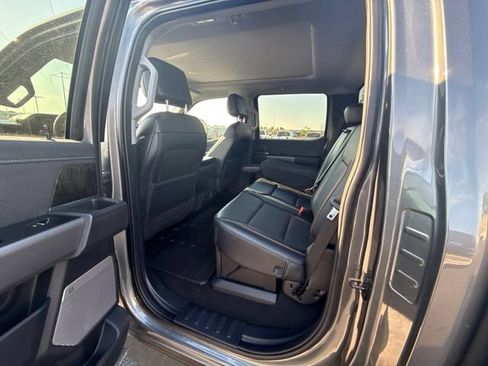 Used 2025 Ford F350 Lariat w/ FX4 Off-Road Package AWD/4WD image 9
