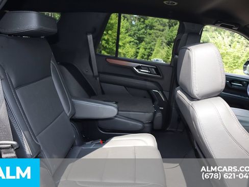 Used 2025 GMC Yukon Denali RWD image 24