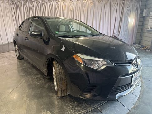 Used 2016 Toyota Corolla LE image 3