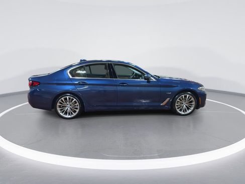 Certified 2022 BMW 530e xDrive w/ Premium Package image 9