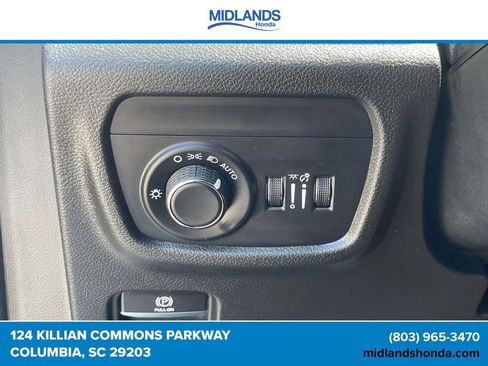 Used 2024 Jeep Grand Cherokee Laredo RWD image 17