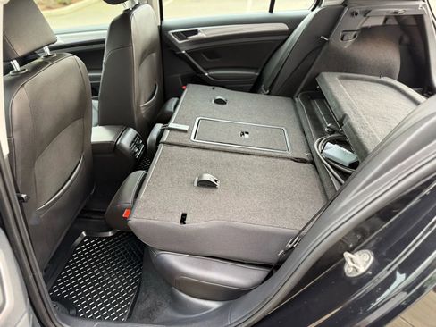 Used 2016 Volkswagen e-Golf SEL Premium w/ Driver Assistance Package image 23