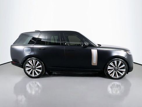 Used 2025 Land Rover Range Rover SV AWD/4WD image 4