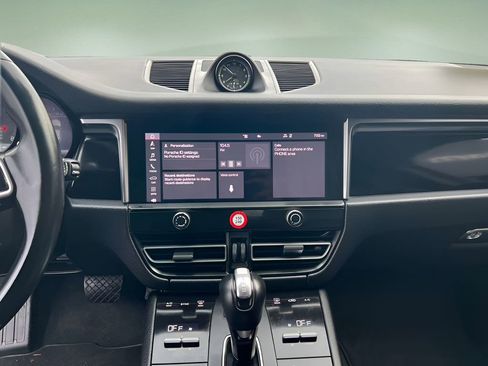 Used 2025 Volkswagen Taos SE image 20