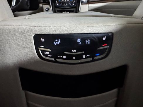 Used 2017 Cadillac Escalade Luxury image 26