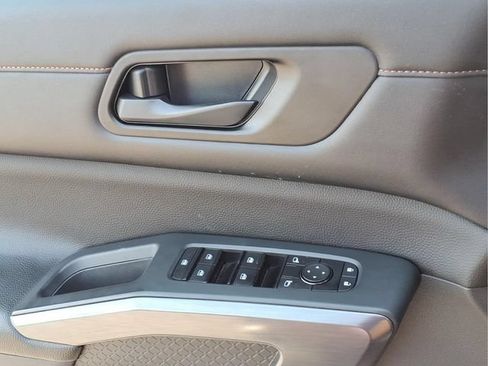 Used 2023 Nissan Pathfinder Rock Creek AWD/4WD image 17