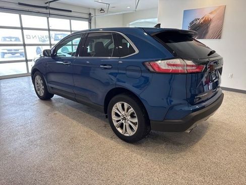 Used 2023 Ford Edge Titanium image 3
