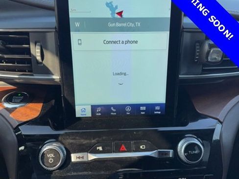 Used 2021 Ford Explorer King Ranch w/ Premium Technology Package image 32