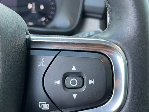 Used 2023 Volvo XC40 B5 Plus AWD/4WD image 21