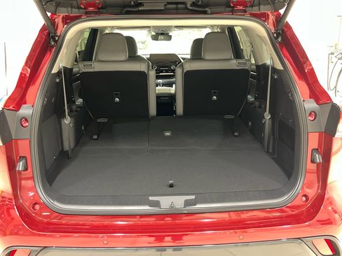 New 2026 Toyota Highlander Limited image 12