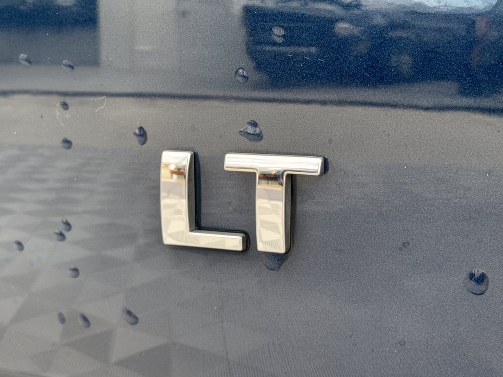 Certified 2023 Chevrolet Traverse LT FWD image 31