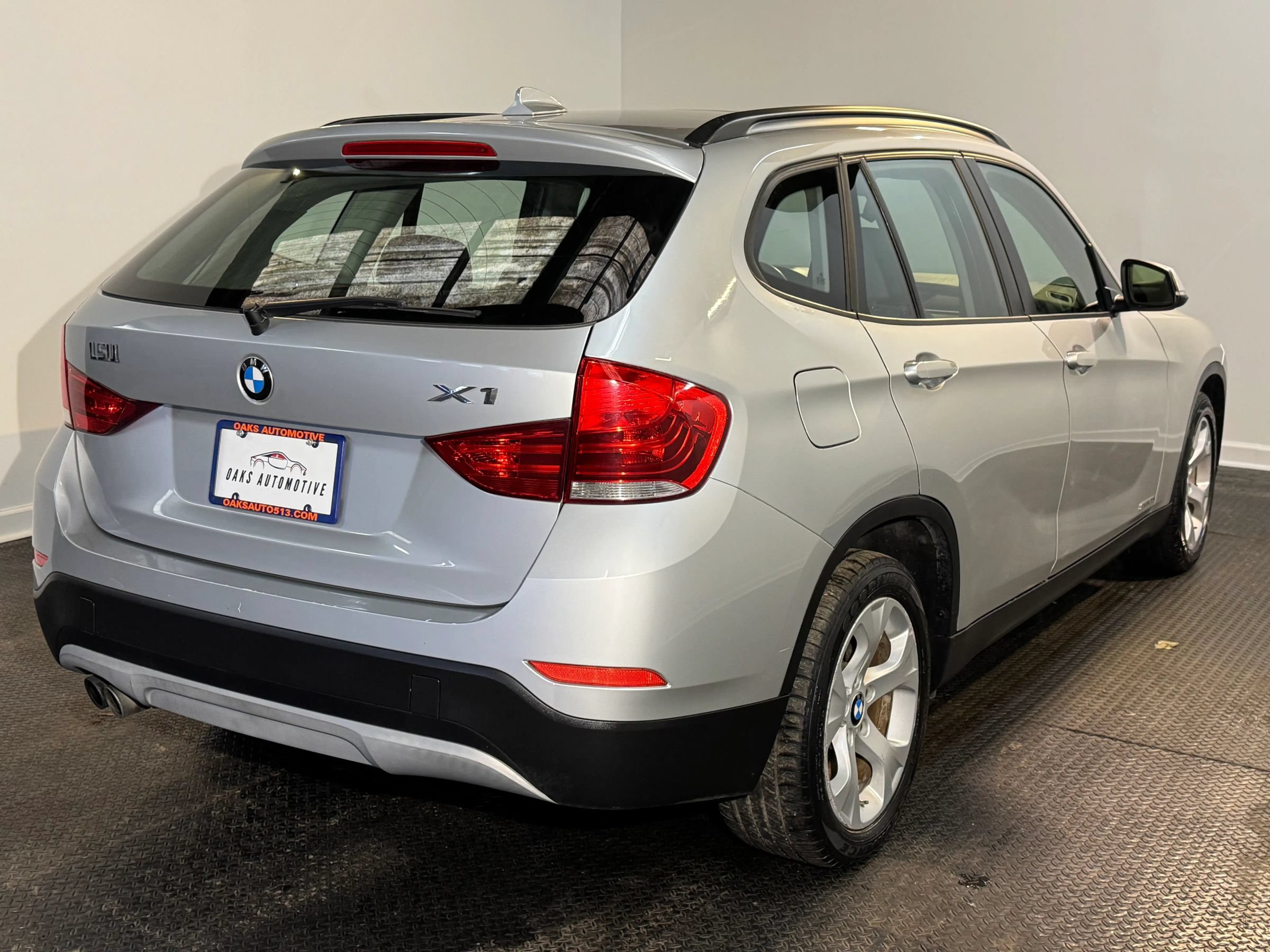 Used 2015 BMW X1 sDrive28i RWD image 4