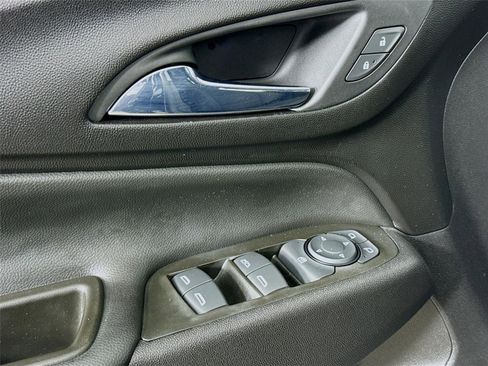 Used 2020 Chevrolet Equinox LT image 17