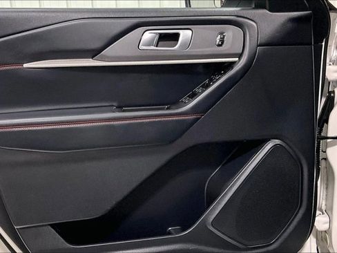 Used 2025 Ford Explorer ST-Line image 23