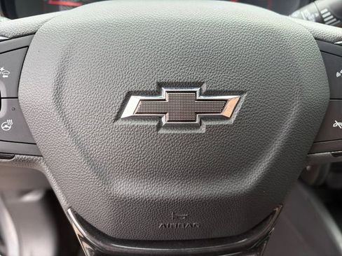 Used 2024 Chevrolet Trax RS image 7