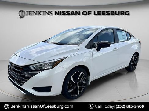 New 2025 Nissan Versa SR w/ Trunk Package image 9