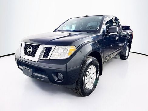 Used 2016 Nissan Frontier SV image 1
