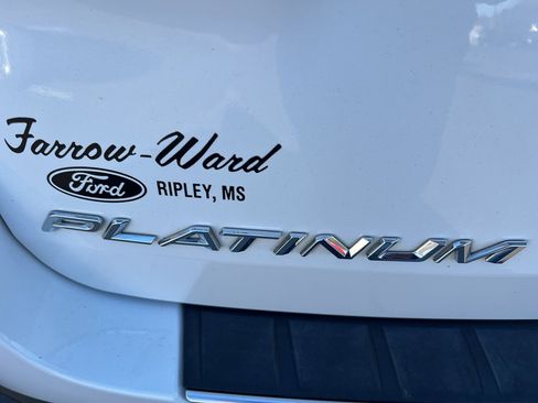 Used 2020 Ford Explorer Platinum w/ Premium Technology Package image 13