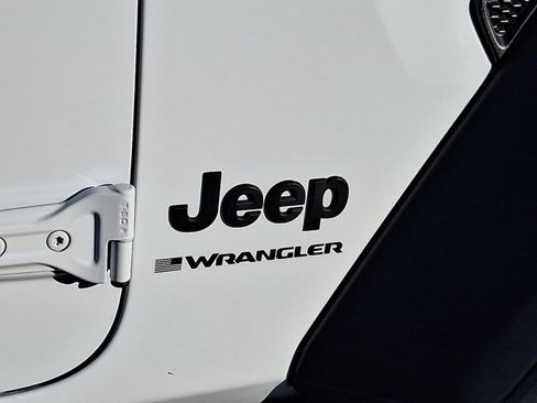 Certified 2023 Jeep Wrangler Willys image 11