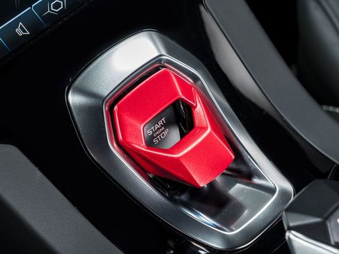 Used 2020 Lamborghini Huracan EVO RWD image 28