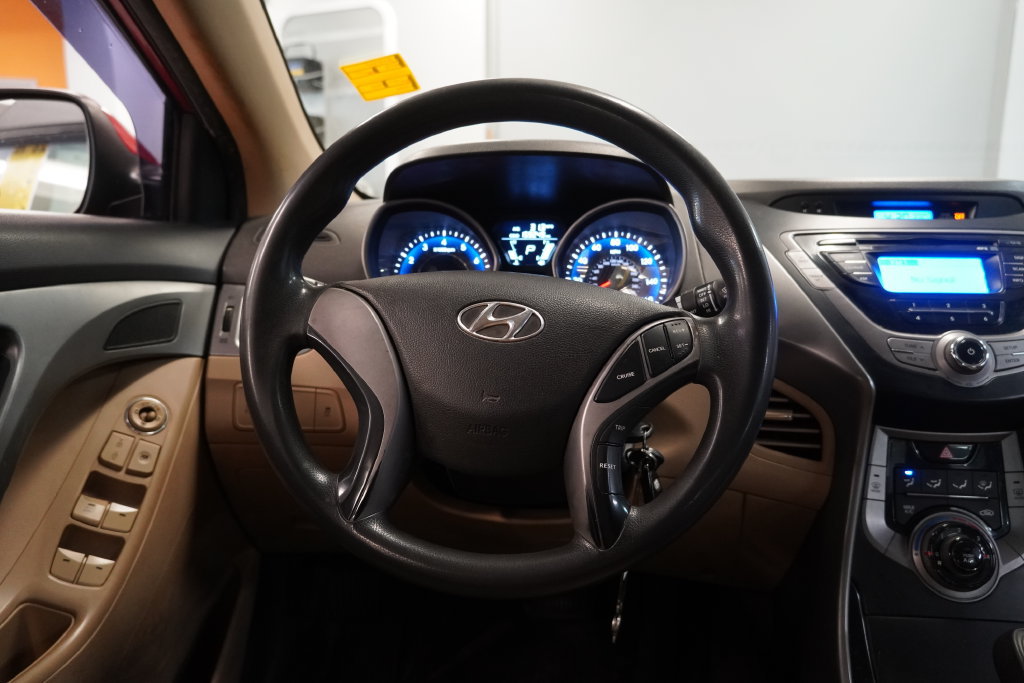 Used 2013 Hyundai Elantra GLS FWD image 17