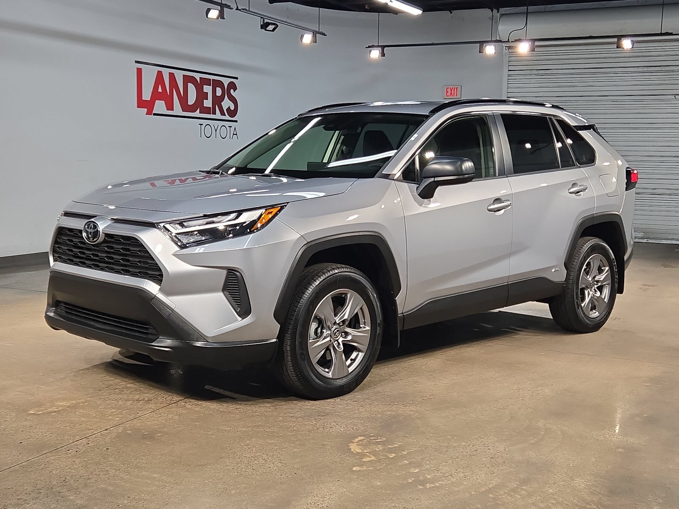 Certified 2025 Toyota RAV4 LE AWD/4WD image 3