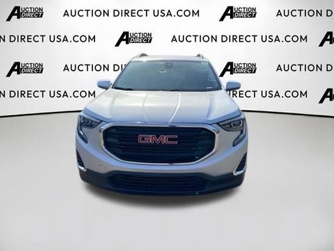 Used 2021 GMC Terrain SLE w/ Driver Convenience Package image 2