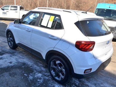 Used 2024 Hyundai Venue SEL image 6