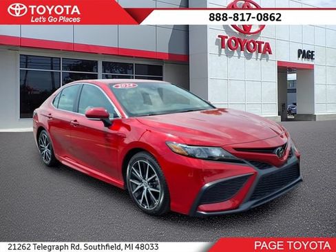 Certified 2024 Toyota Camry SE AWD/4WD image 1