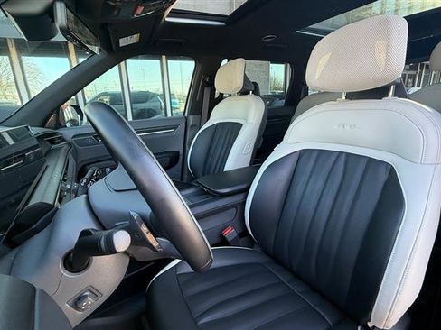 Used 2026 Kia EV9 GT-Line image 15