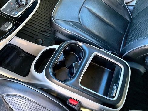 Used 2020 Chrysler Pacifica Limited image 16