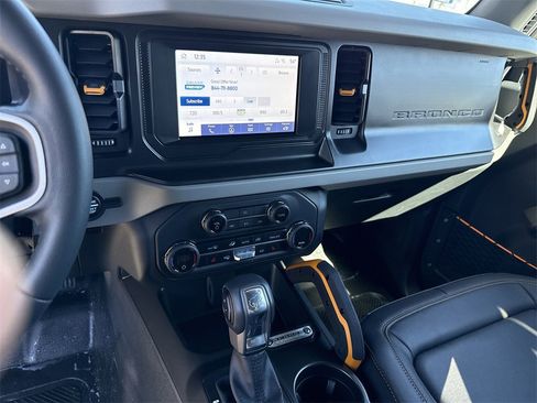 Used 2023 Ford Bronco Badlands image 27