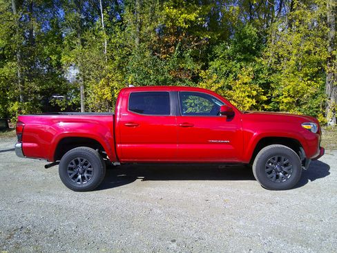 Used 2023 Toyota Tacoma SR5 image 8