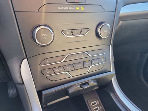 Used 2019 Ford Edge SEL w/ Equipment Group 201A image 22