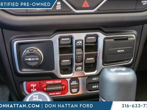 Used 2025 Jeep Wrangler Unlimited Rubicon w/ Convenience Group AWD/4WD image 11