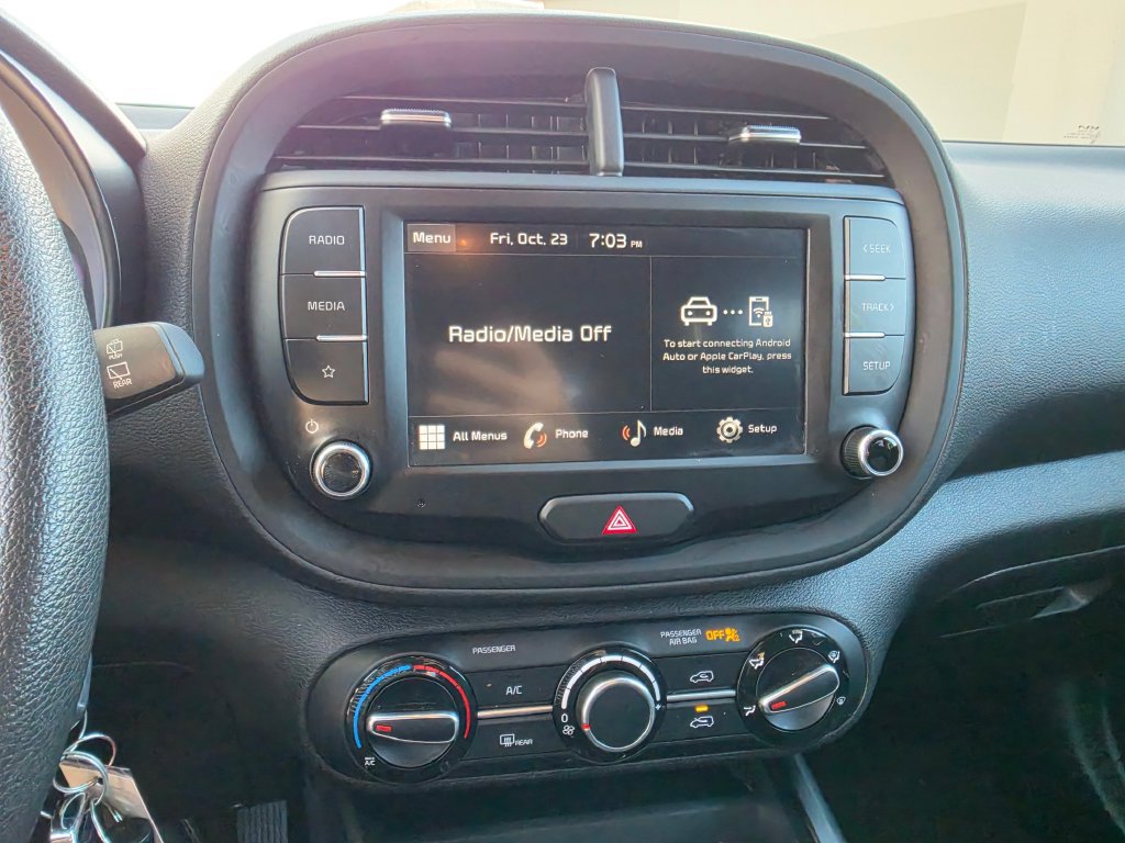 Certified 2023 Kia Soul LX w/ LX Technology Package FWD image 27